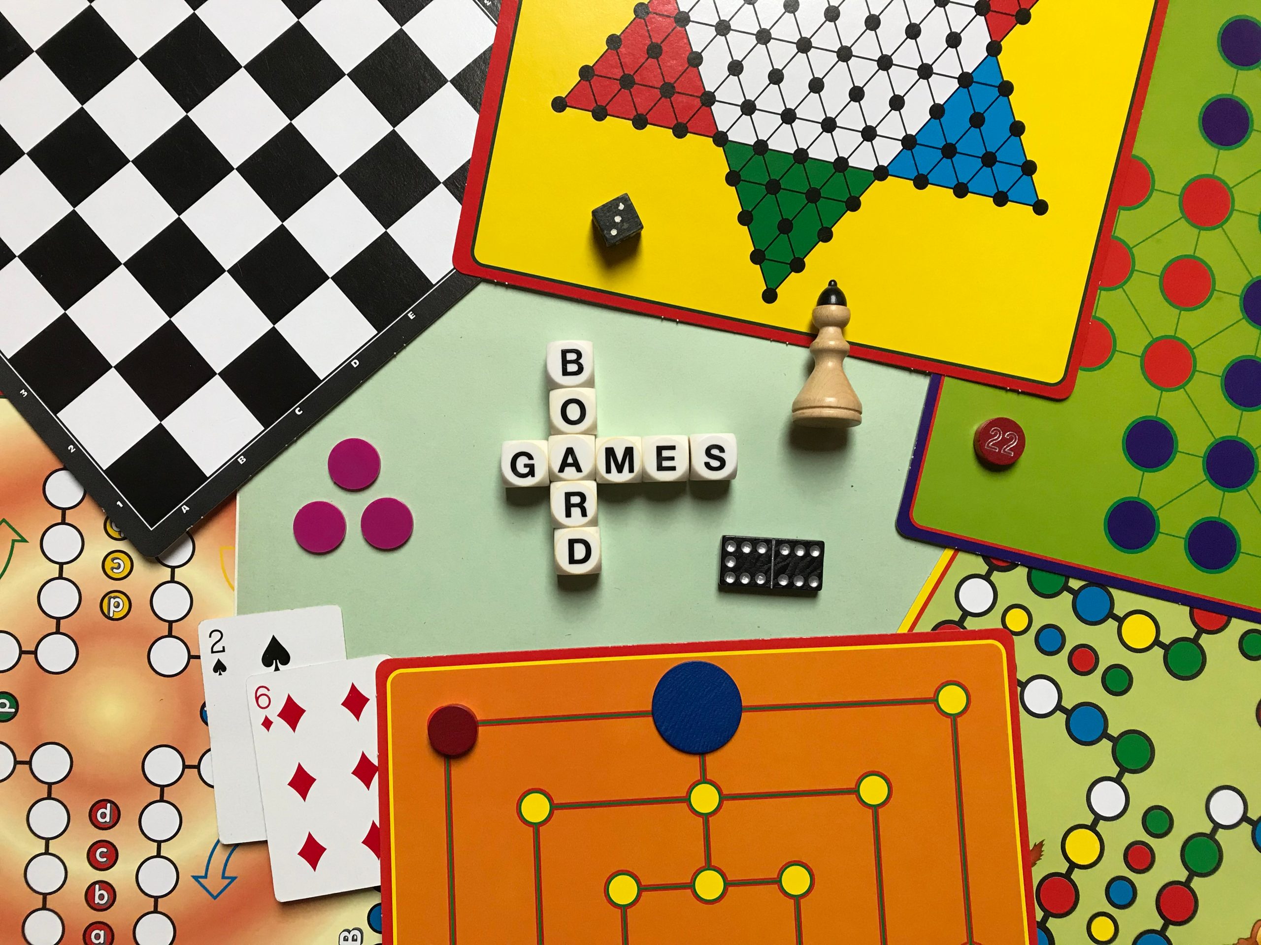 CARDBOARD MEMORIES -CARDBOARD MEMORIES board games scaled 1